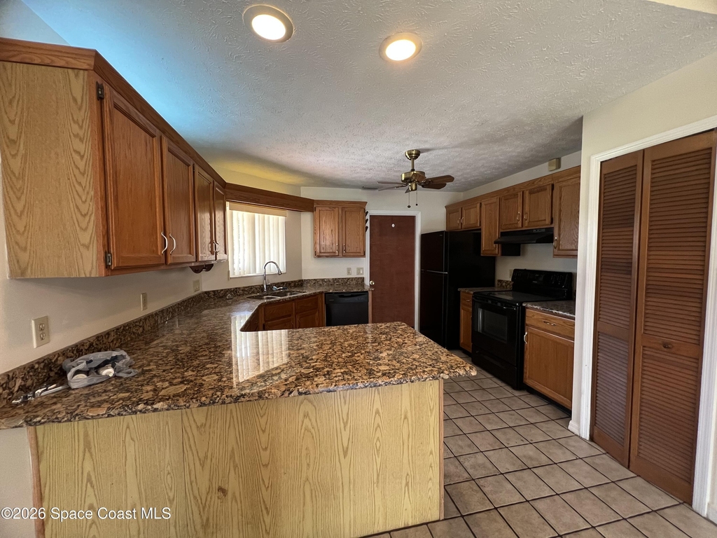 6485 Manila Drive - Photo 5