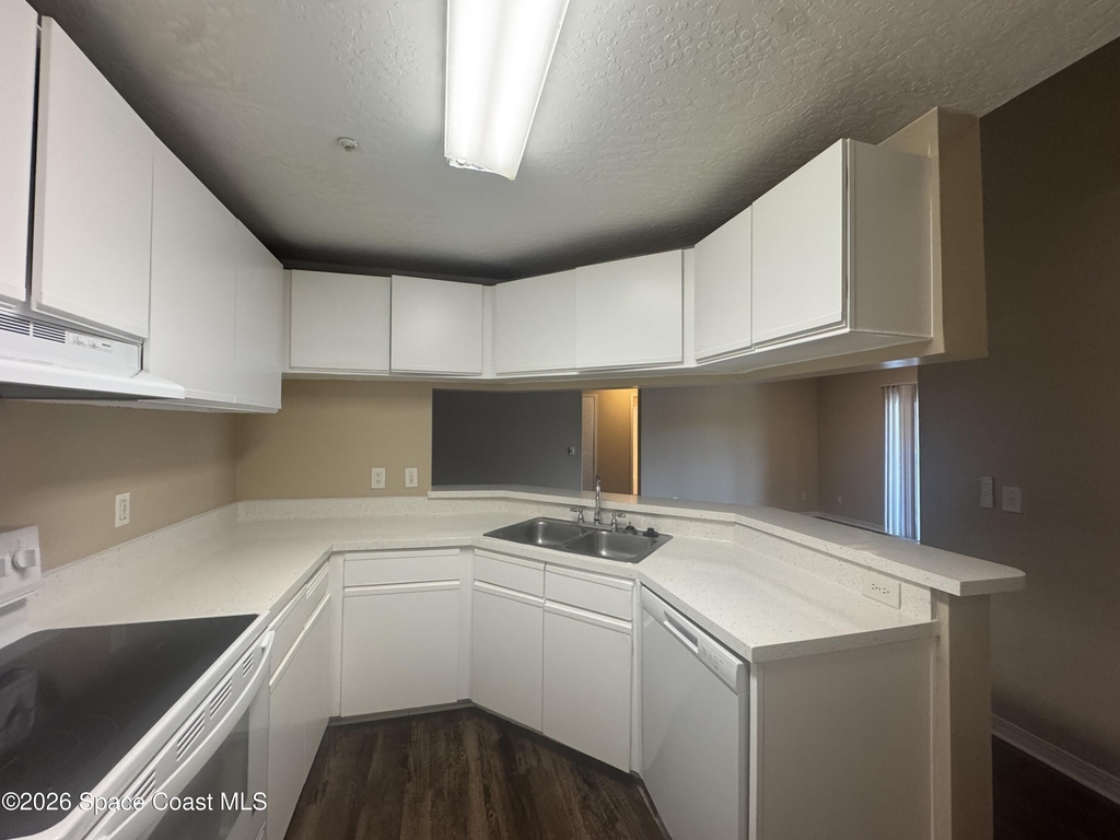 7667 N Wickham Road - Photo 5