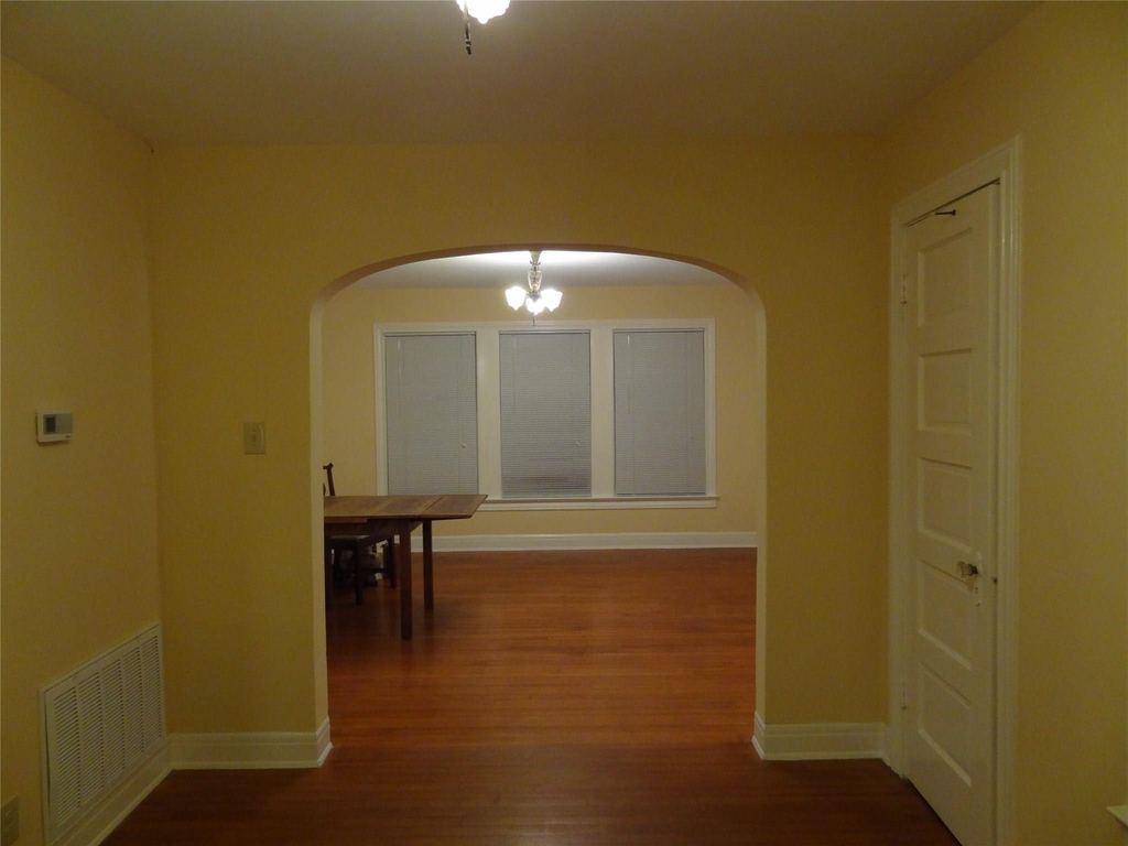 633 Harvard Street - Photo 1