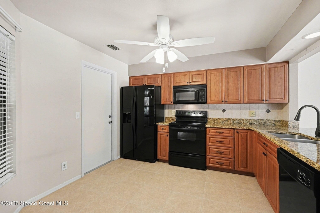 2653 Elliot Way - Photo 3