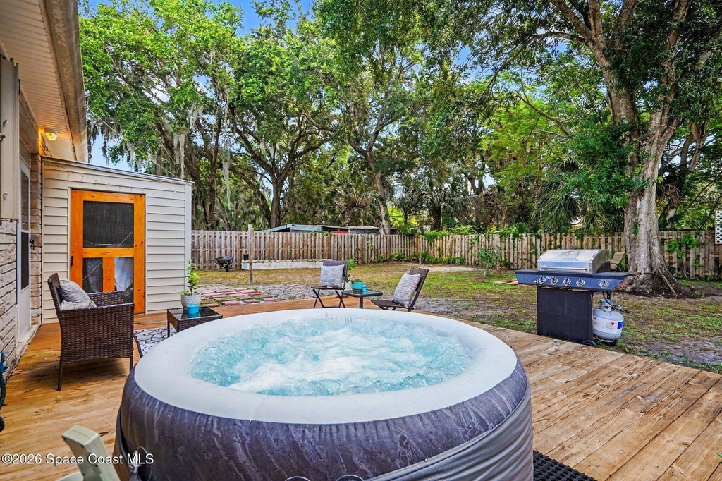 122 East Court - Photo 14