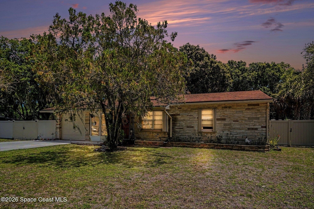 122 East Court - Photo 19