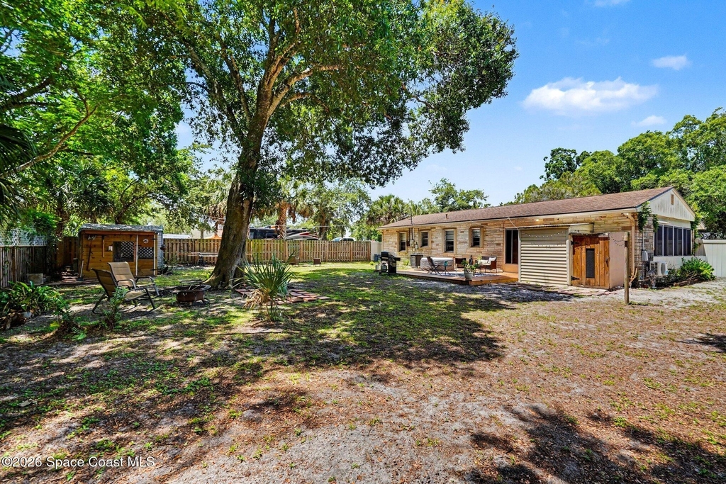 122 East Court - Photo 18