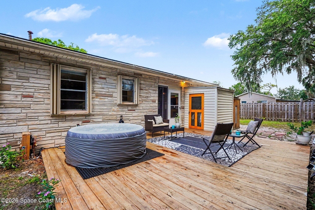 122 East Court - Photo 13