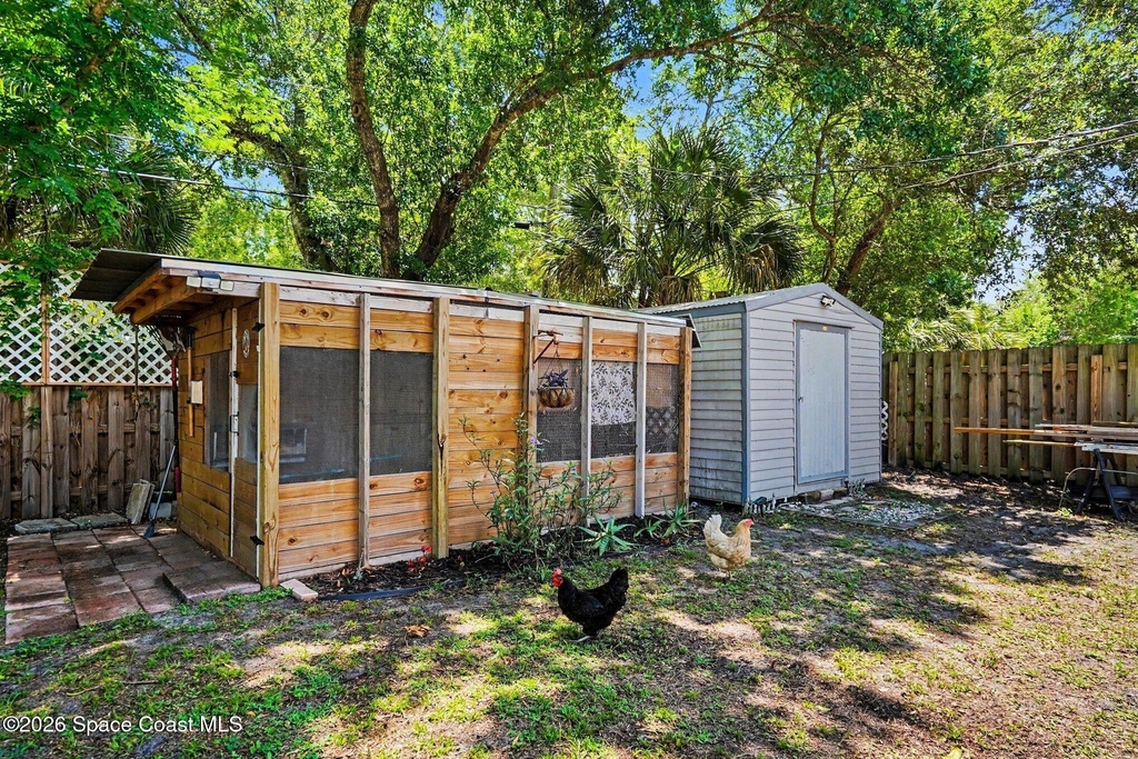 122 East Court - Photo 16
