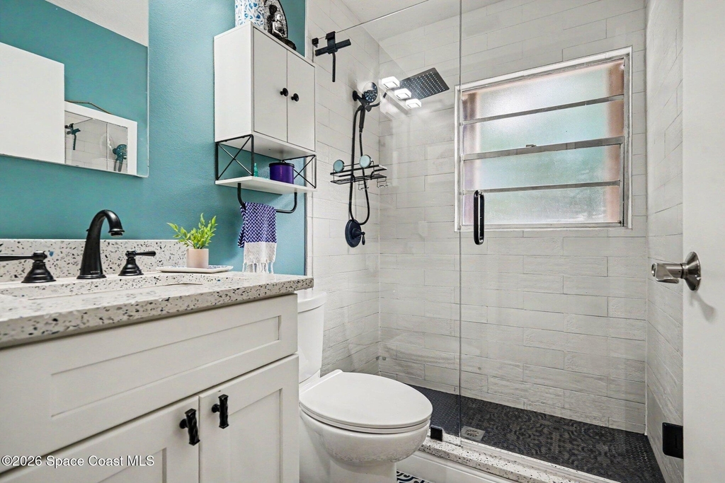 122 East Court - Photo 10
