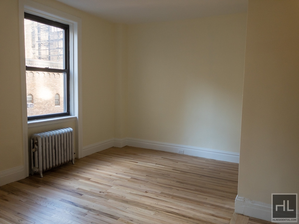 West 45 Street - Photo 2