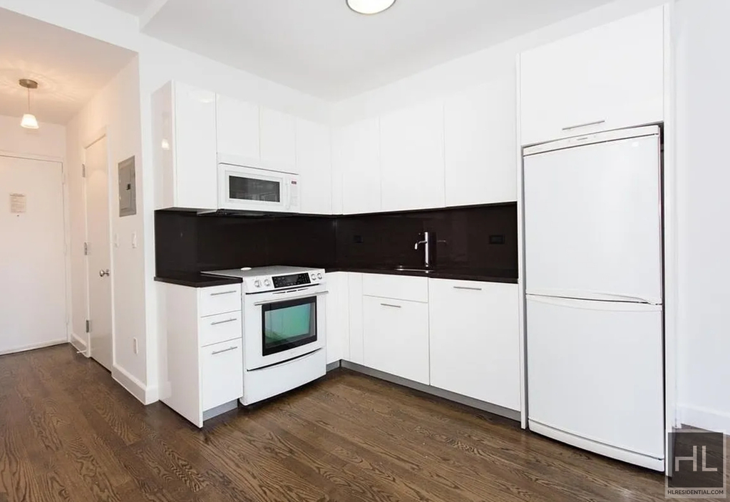 West 91st Street - Photo 0
