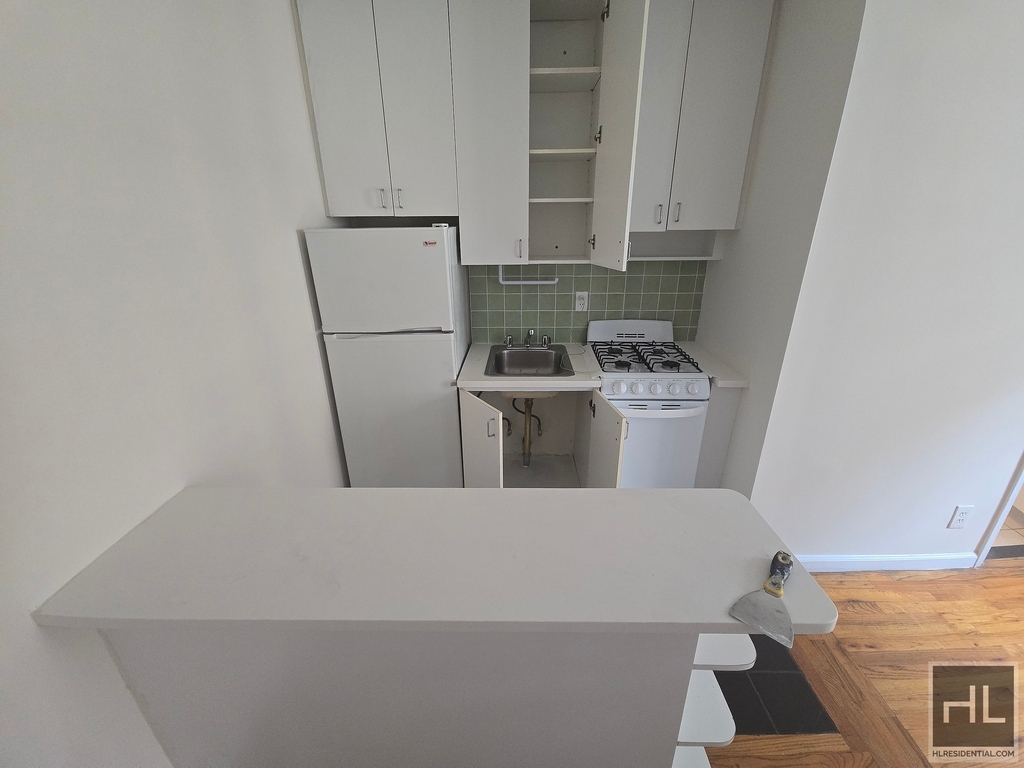 West 79 Street - Photo 1
