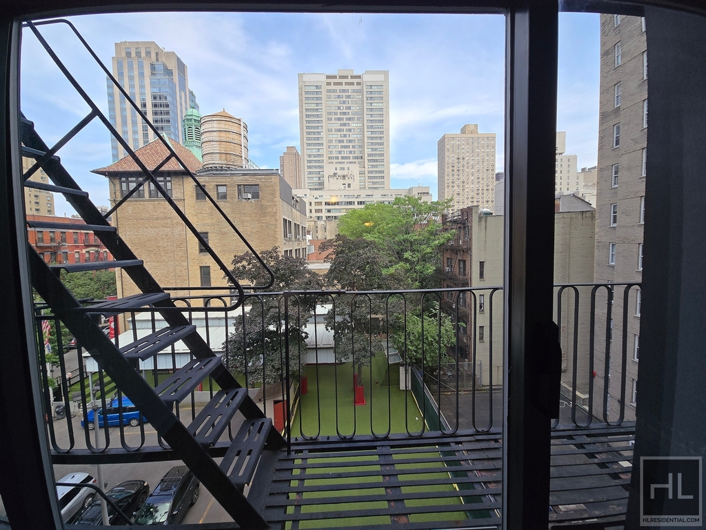 1 Avenue - Photo 1