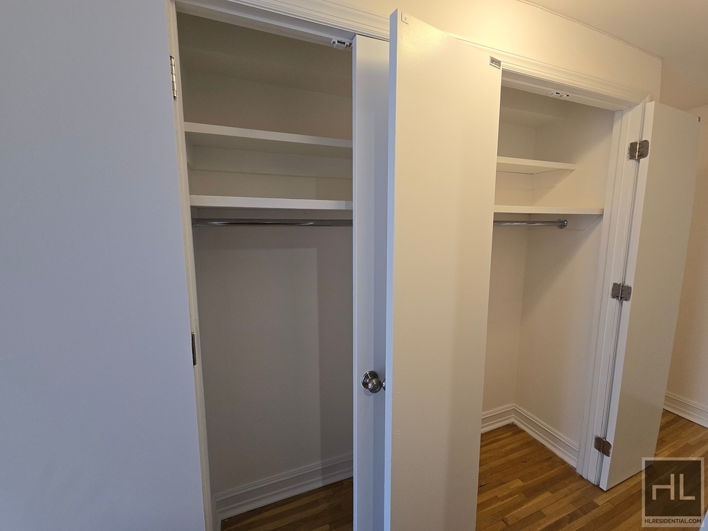 1 Avenue - Photo 4