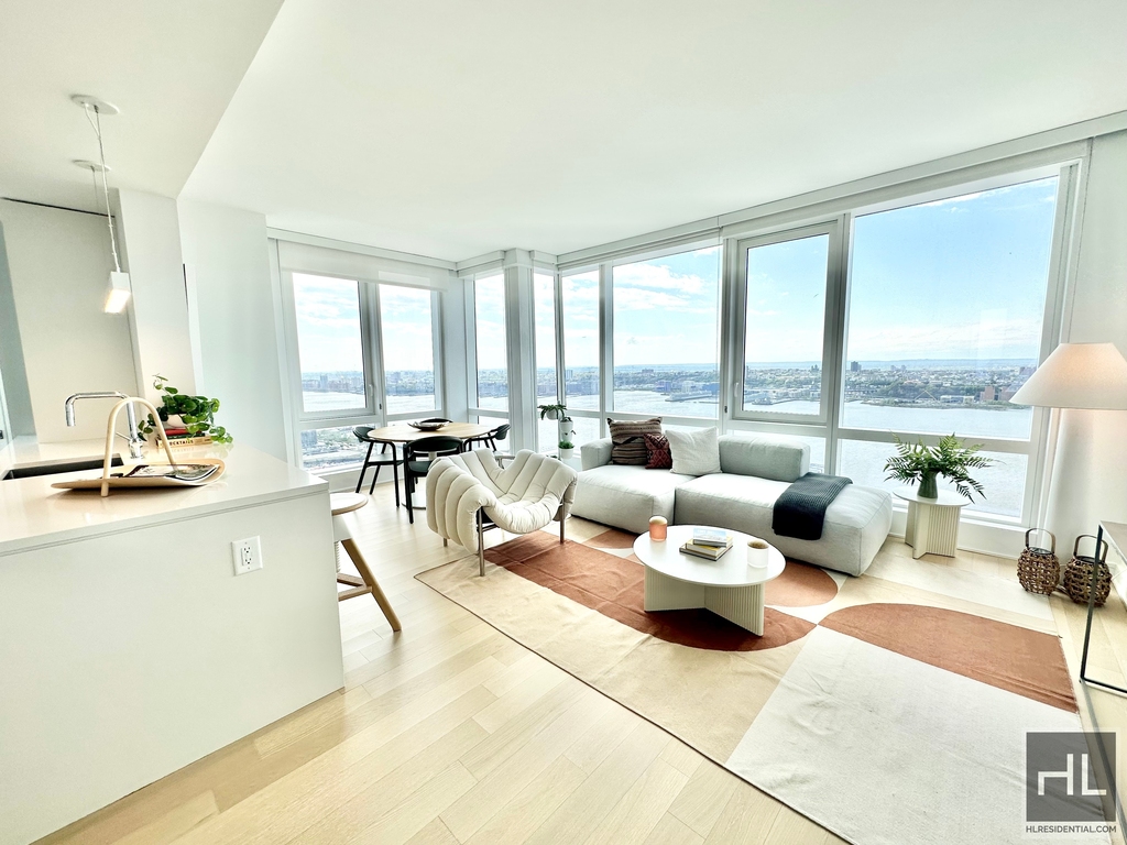 West 38th Street - Photo 2