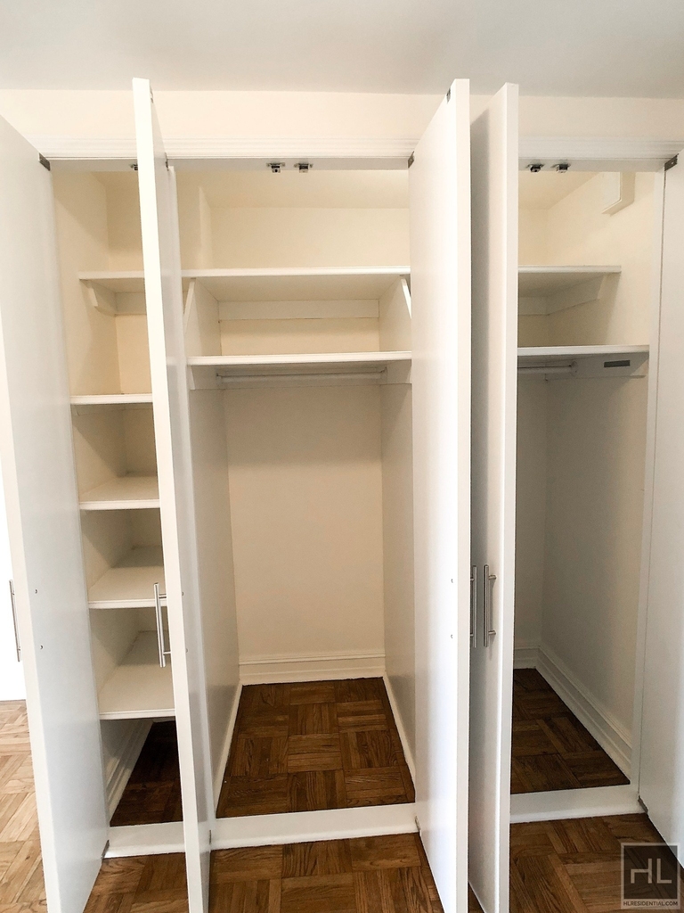 Eighth Avenue - Photo 3