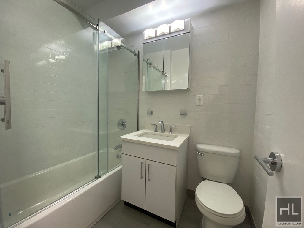 East 57 Street - Photo 4