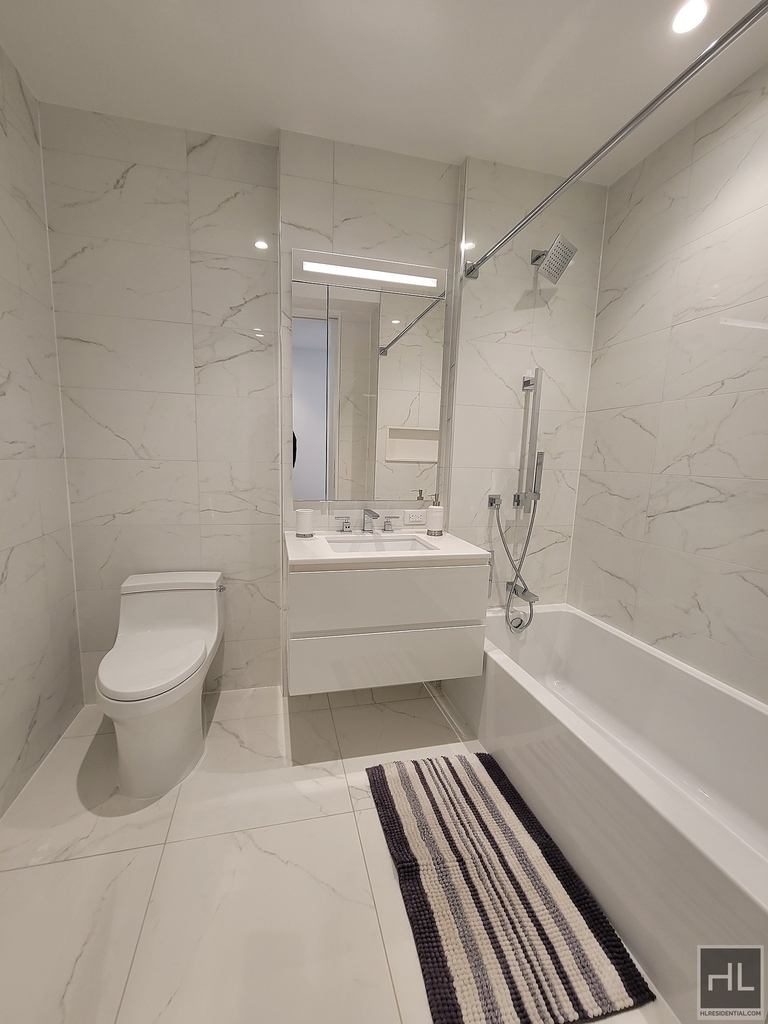 East 44th Street - Photo 3