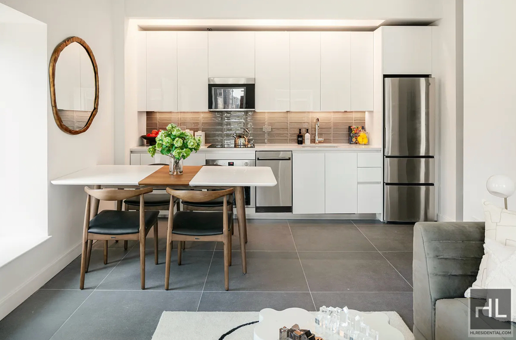 1st Avenue - Photo 2