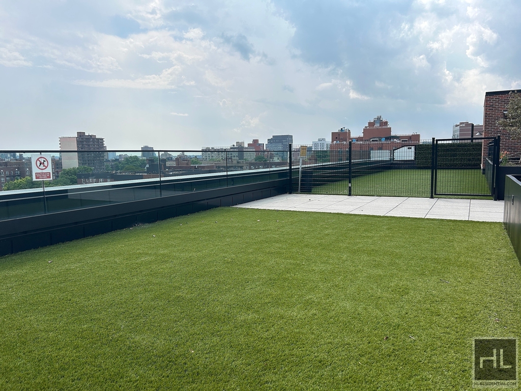 Northern Boulevard - Photo 1