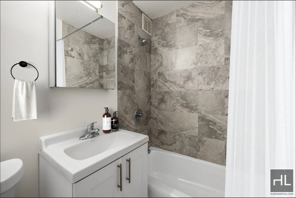 Second Avenue - Photo 3