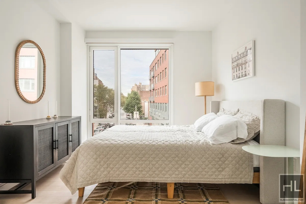 Nostrand Avenue - Photo 4