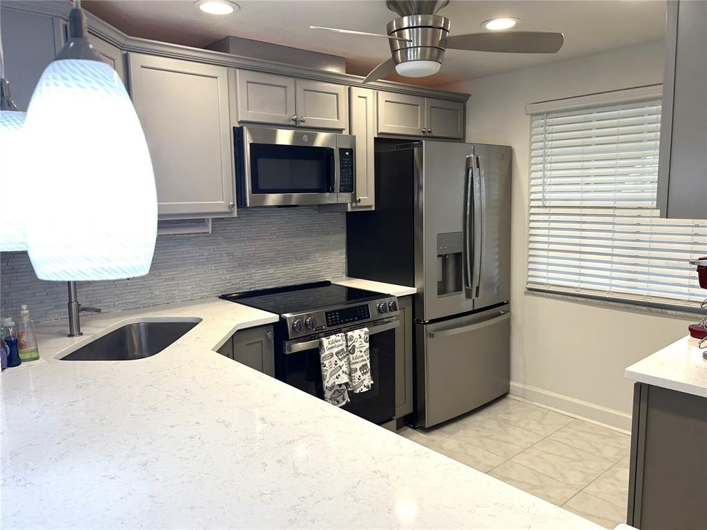 4211 Stratford Drive - Photo 4