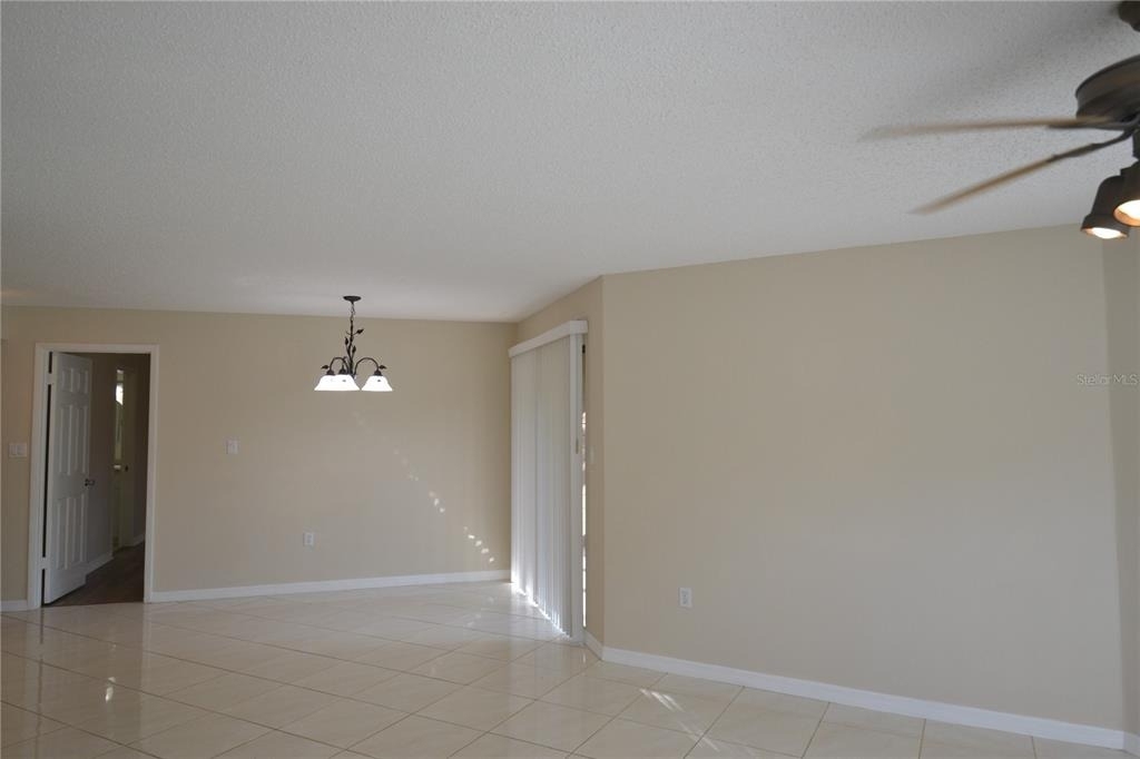 605 Lennox Road W - Photo 2