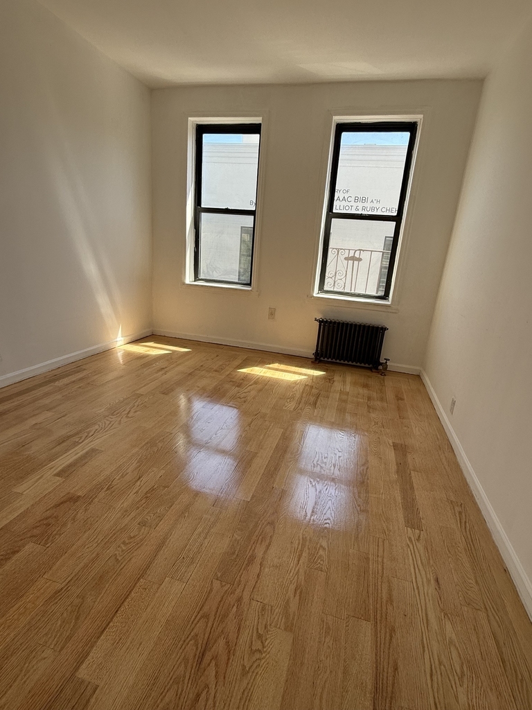 2080 West Street - Photo 2