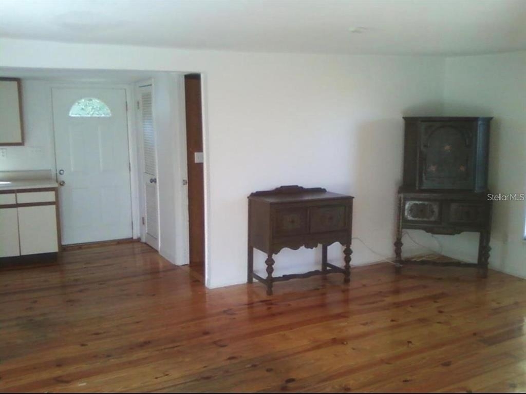 7205 S Manhattan Avenue - Photo 2