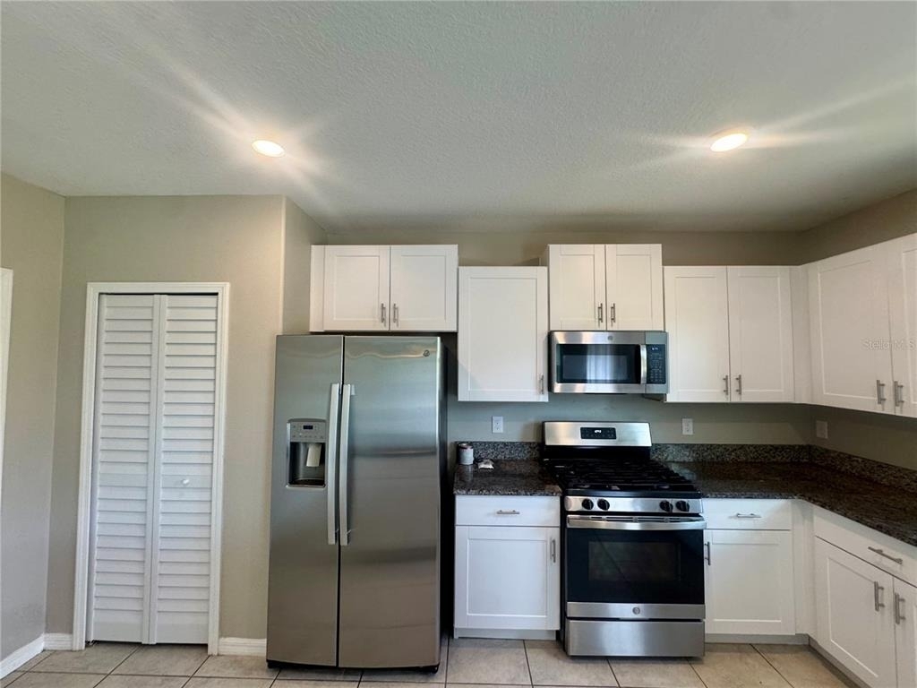 5415 Amaryllis Garden Street - Photo 2