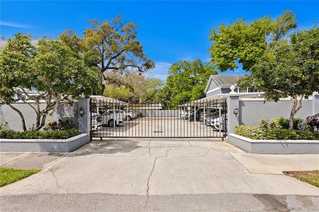 315 S Edison Avenue - Photo 2