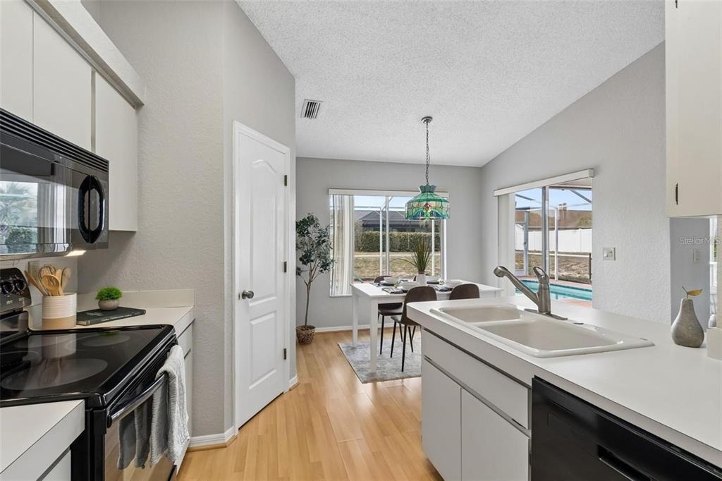 11349 Sand Hill Avenue - Photo 8