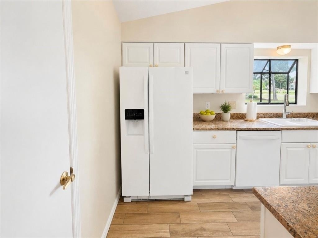 1203 Saxony Circle - Photo 3