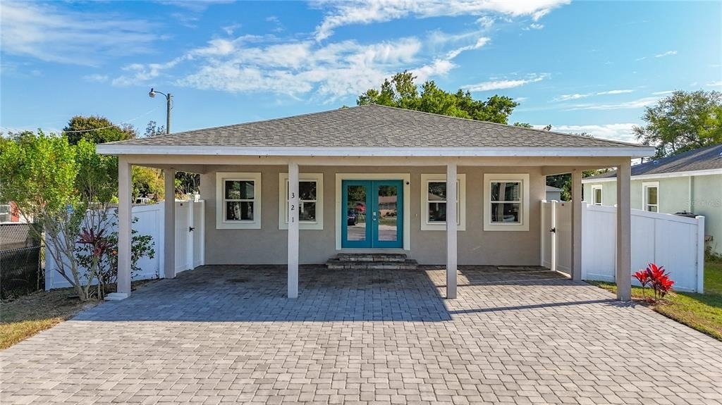 321 21st Street W - Photo 1