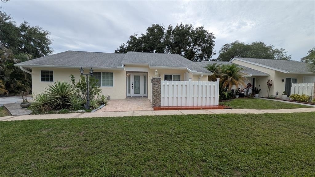 4000 Poinciana Court - Photo 0