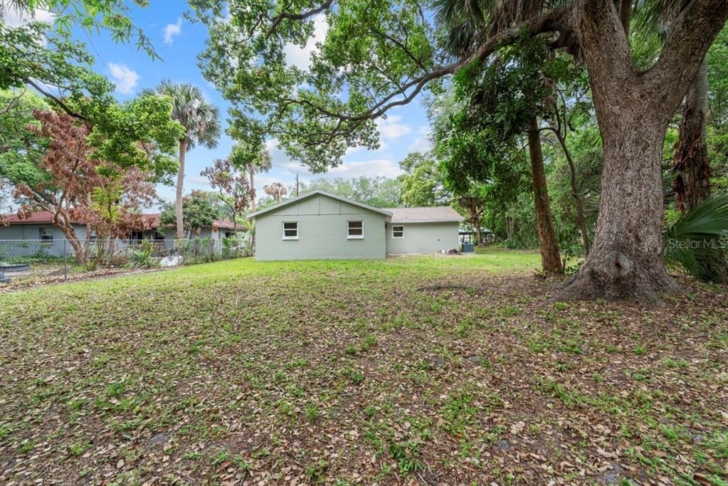 1087 Swan Street - Photo 35