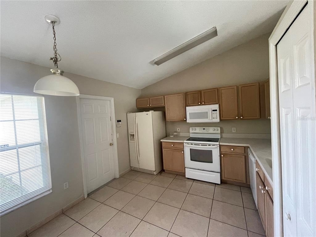 569 Pinehurst Cove - Photo 3