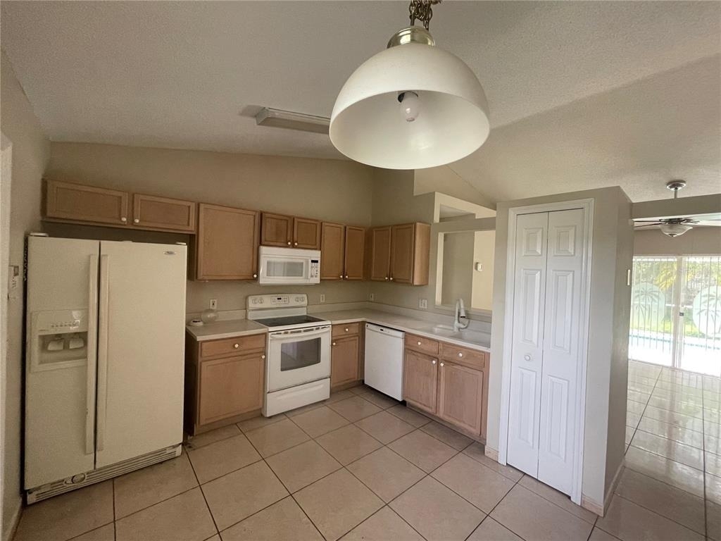 569 Pinehurst Cove - Photo 4