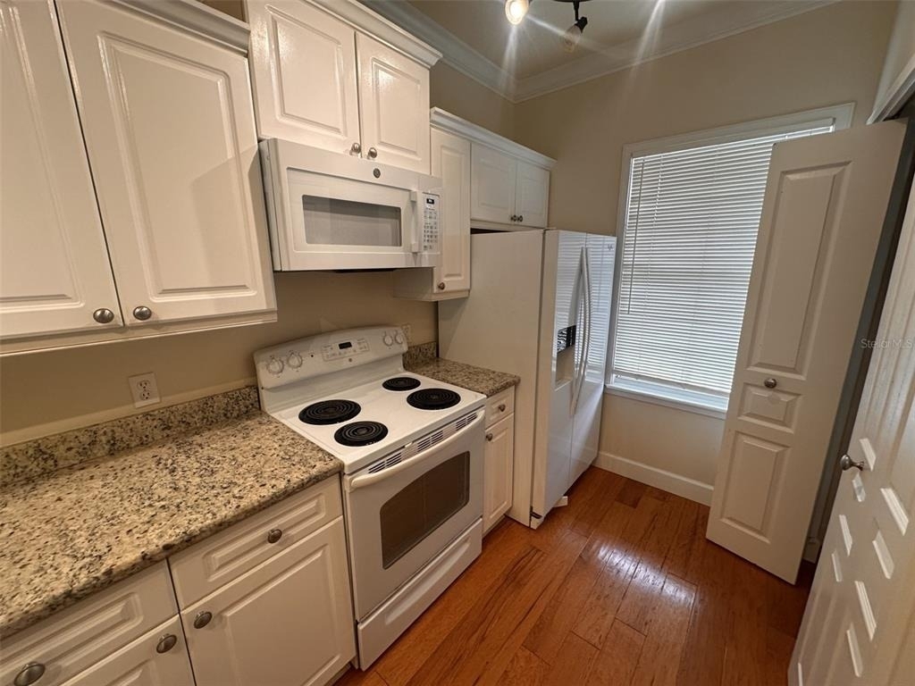 709 Bloom Street - Photo 6
