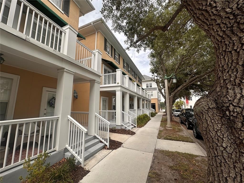 709 Bloom Street - Photo 0