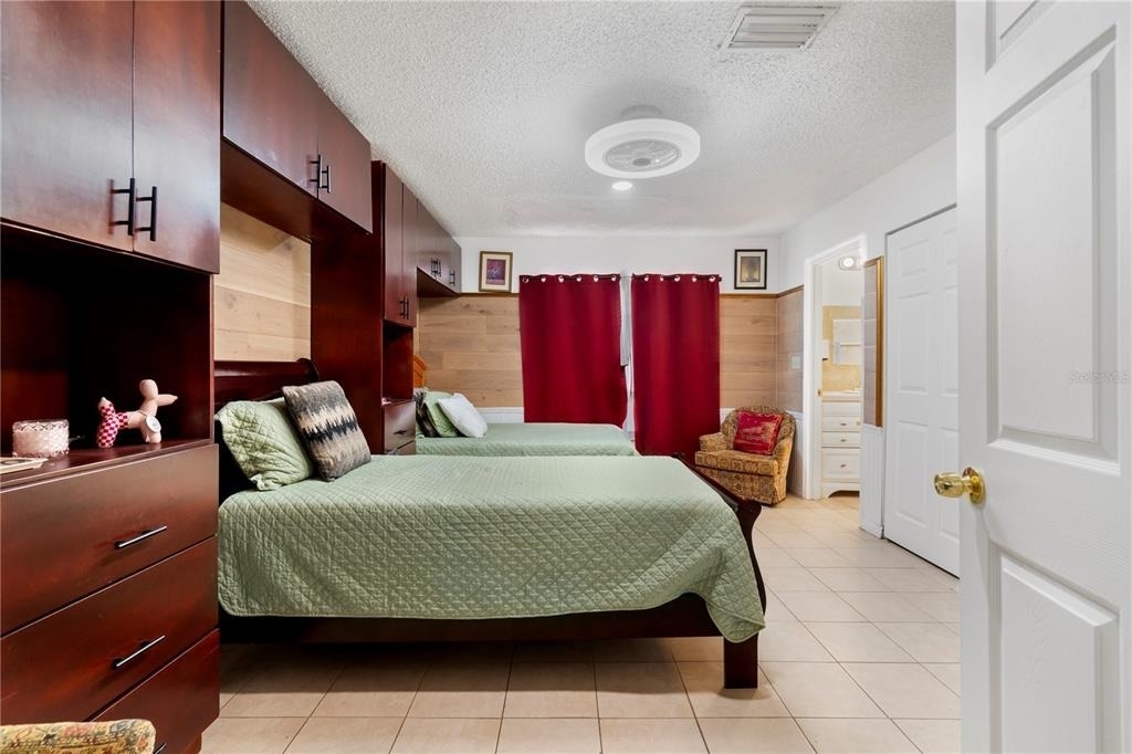 613 Forest Hills Drive - Photo 13