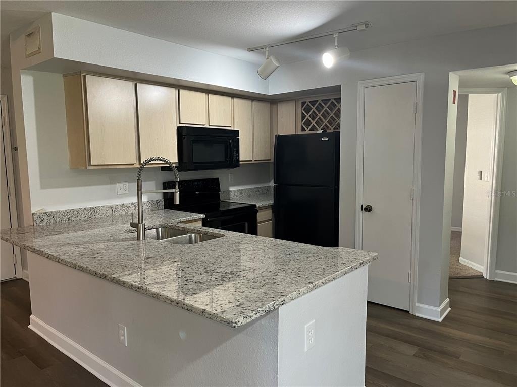 7200 Westpointe Boulevard - Photo 8