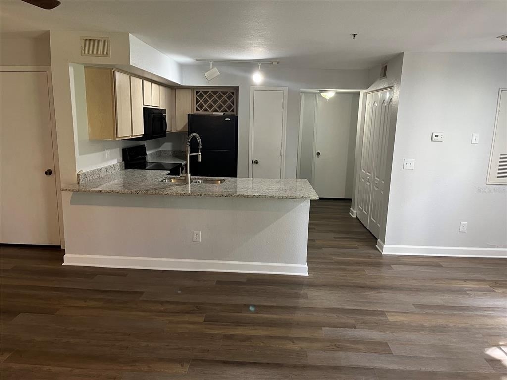 7200 Westpointe Boulevard - Photo 4