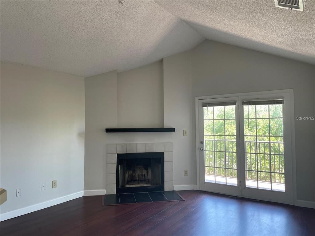 216 Afton Square - Photo 4