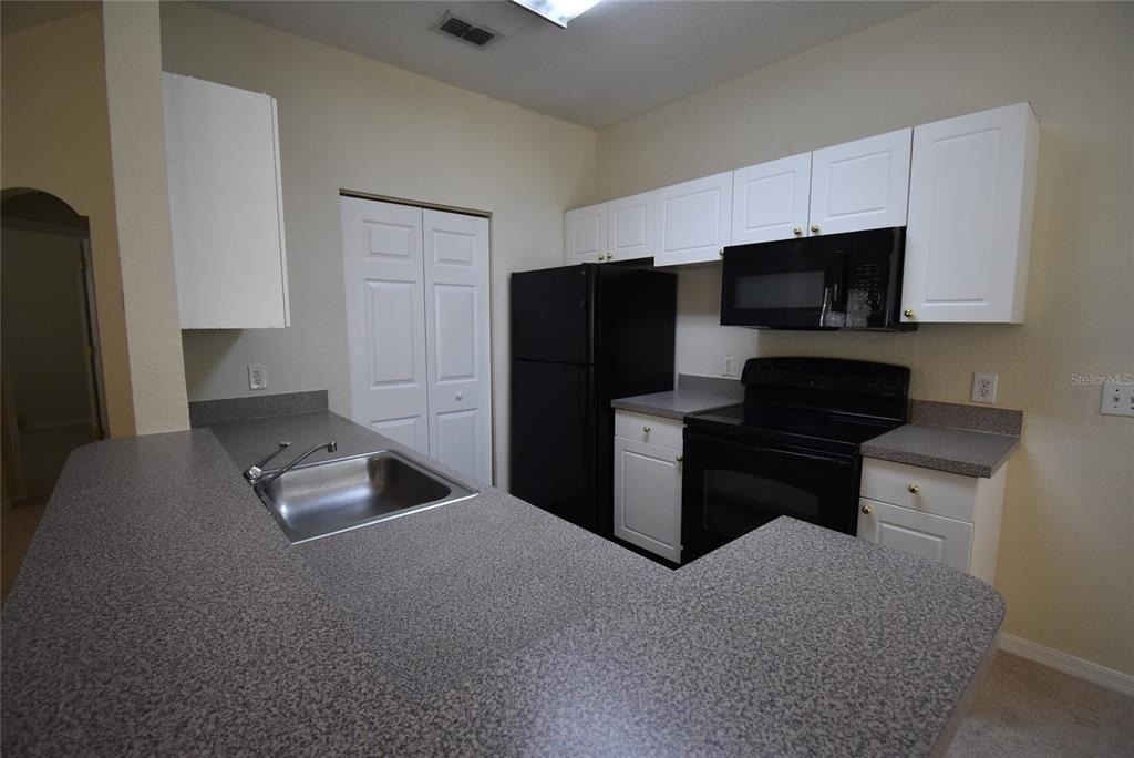 862 Grand Regency Point - Photo 3