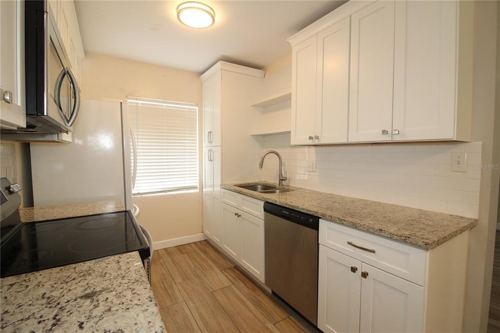 207 Lake View Drive - Photo 5