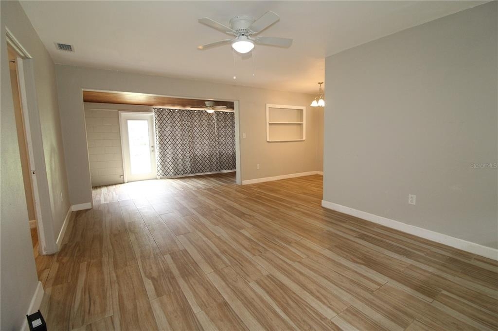 207 Lake View Drive - Photo 1