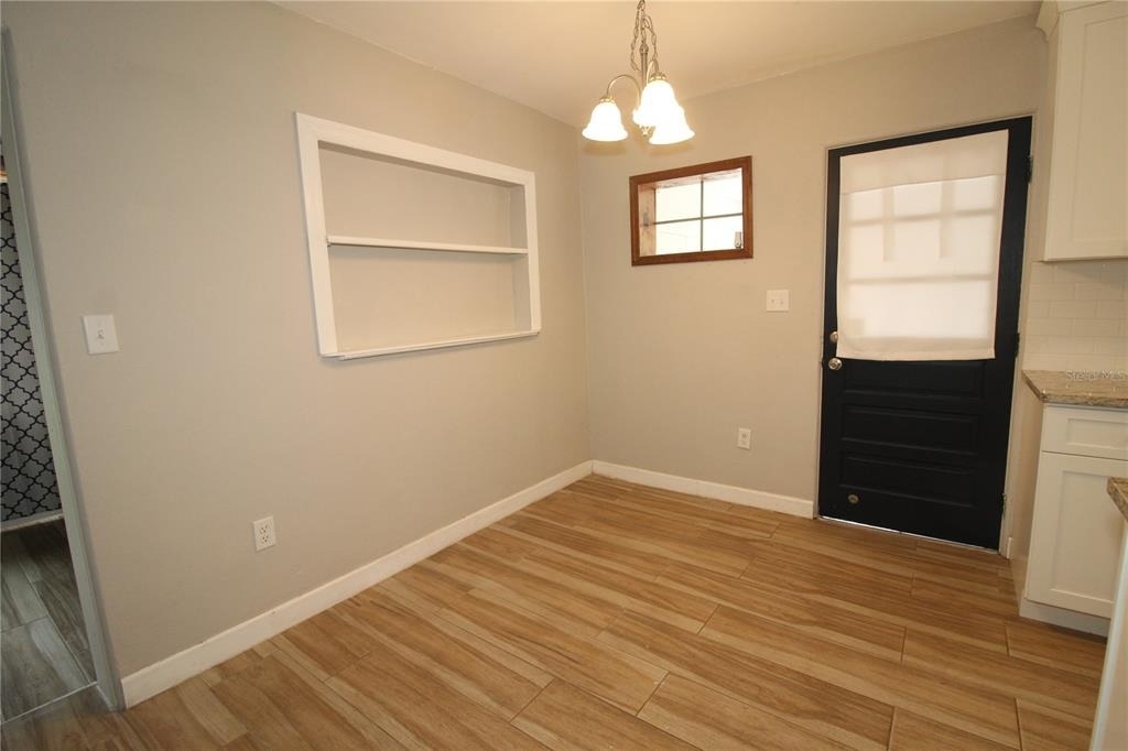 207 Lake View Drive - Photo 2
