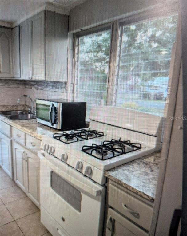 2725 Sample Street - Photo 5