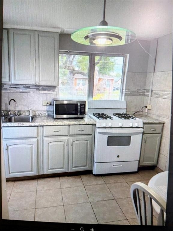 2725 Sample Street - Photo 4
