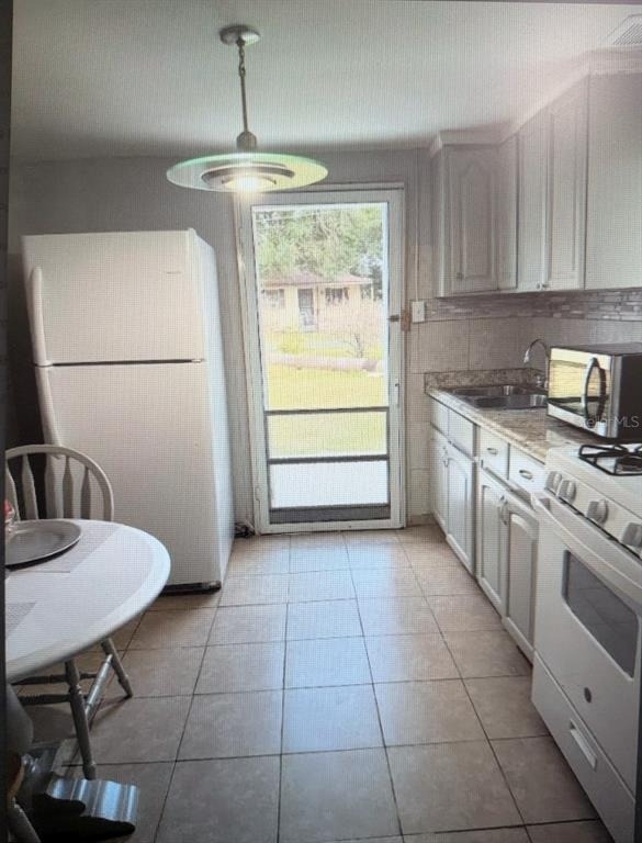 2725 Sample Street - Photo 3