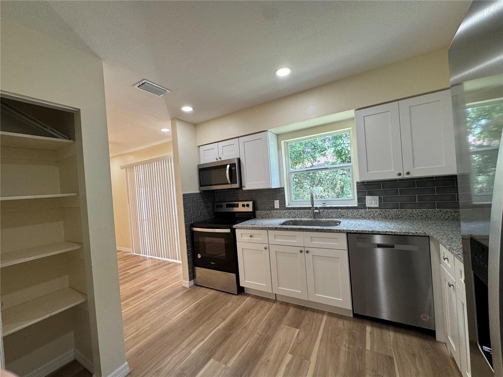 665 W Juniata Street - Photo 6